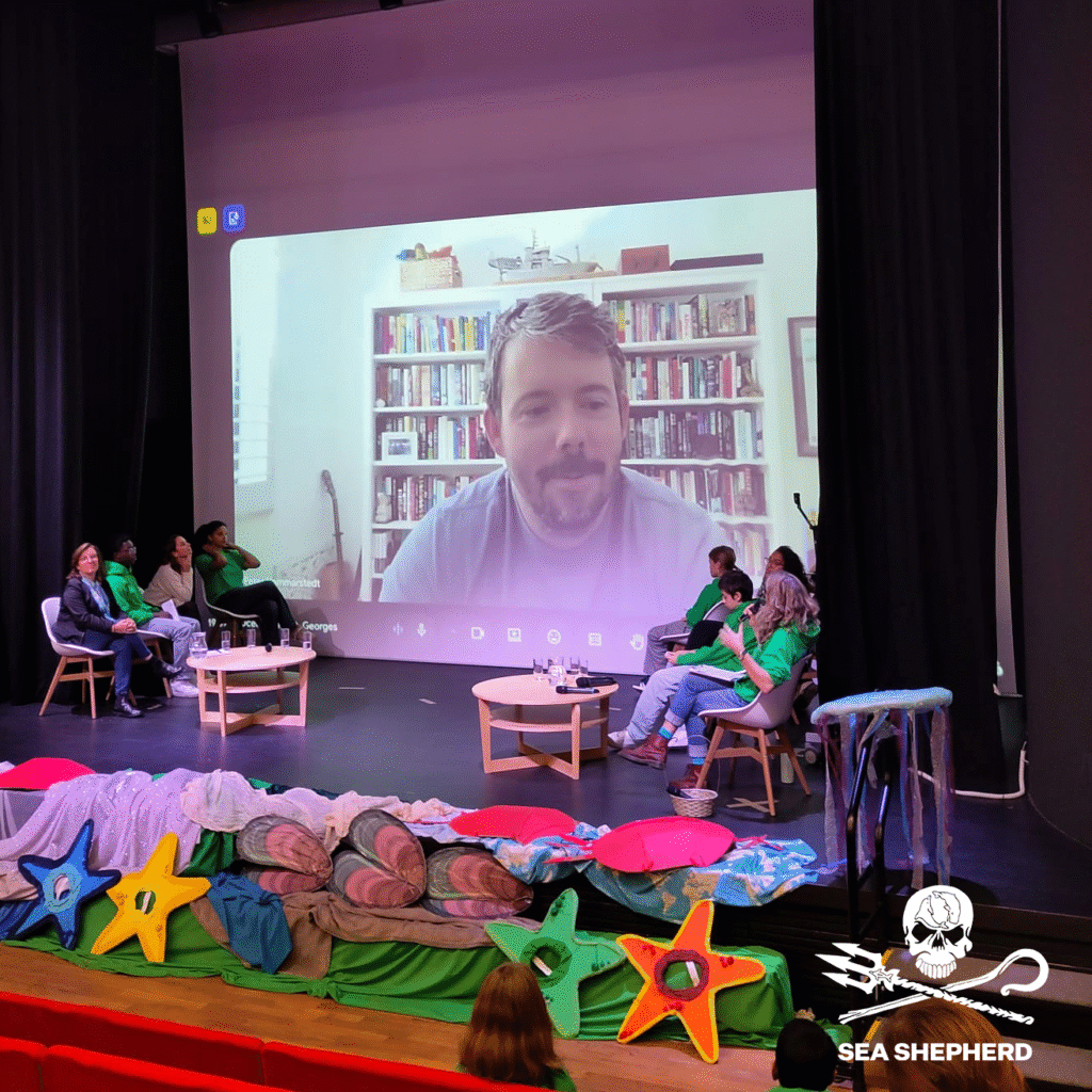 peter hammarstedt speaks to the students